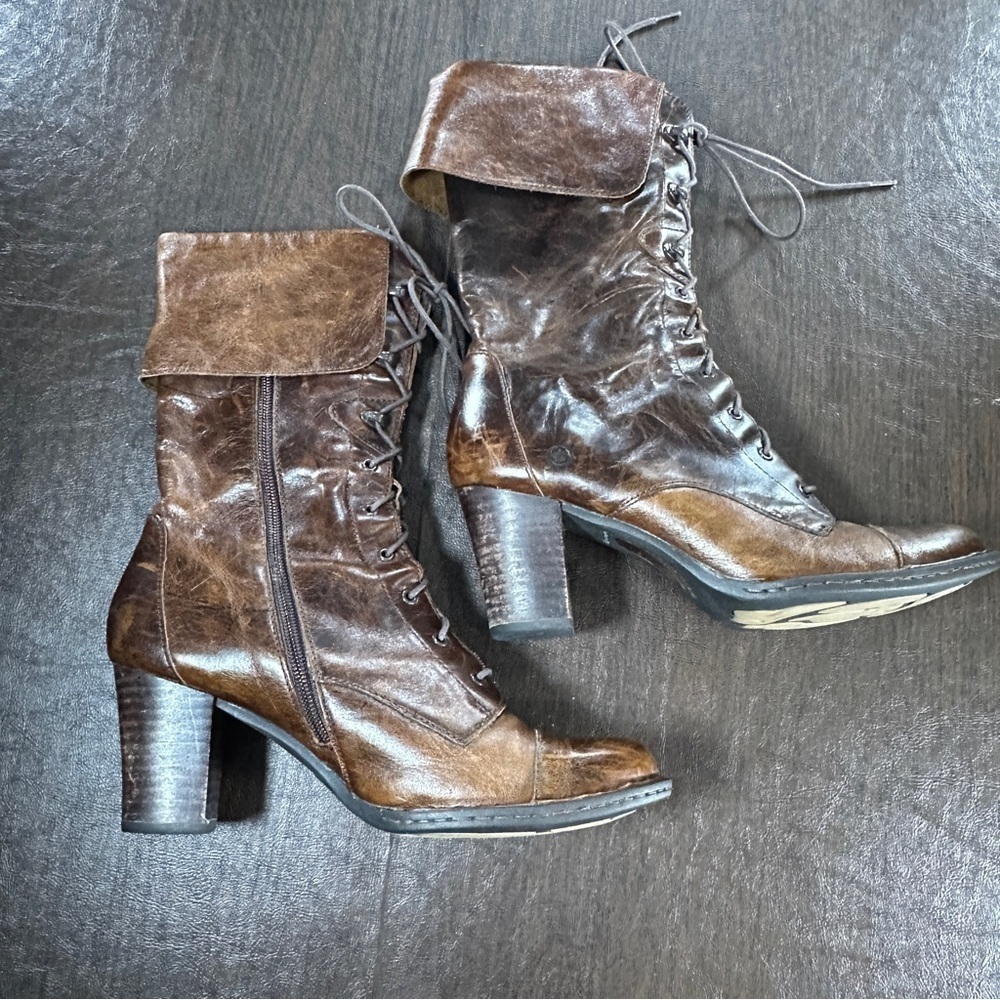 Born Leather Distressed Midcalf Laced up Zip up Brown Boots Sz 9.5